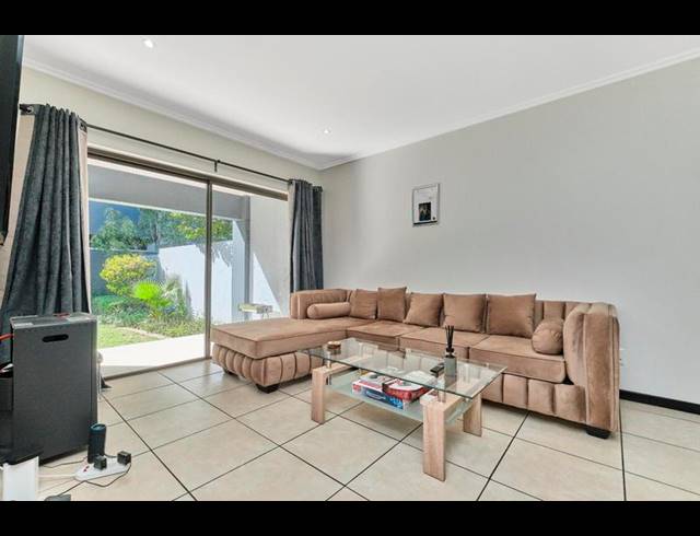 2 BEDROOM APARTMENT FOR SALE IN LONEHILL